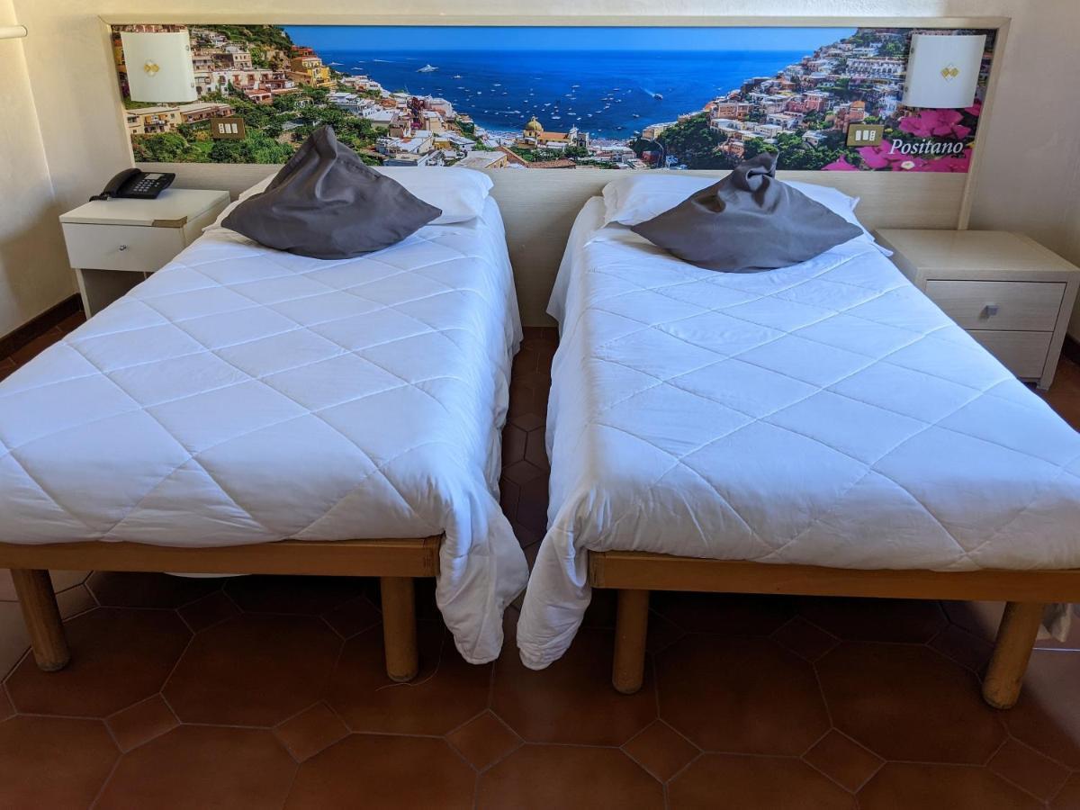 Hotel Montecarlo カステッランツァ エクステリア 写真