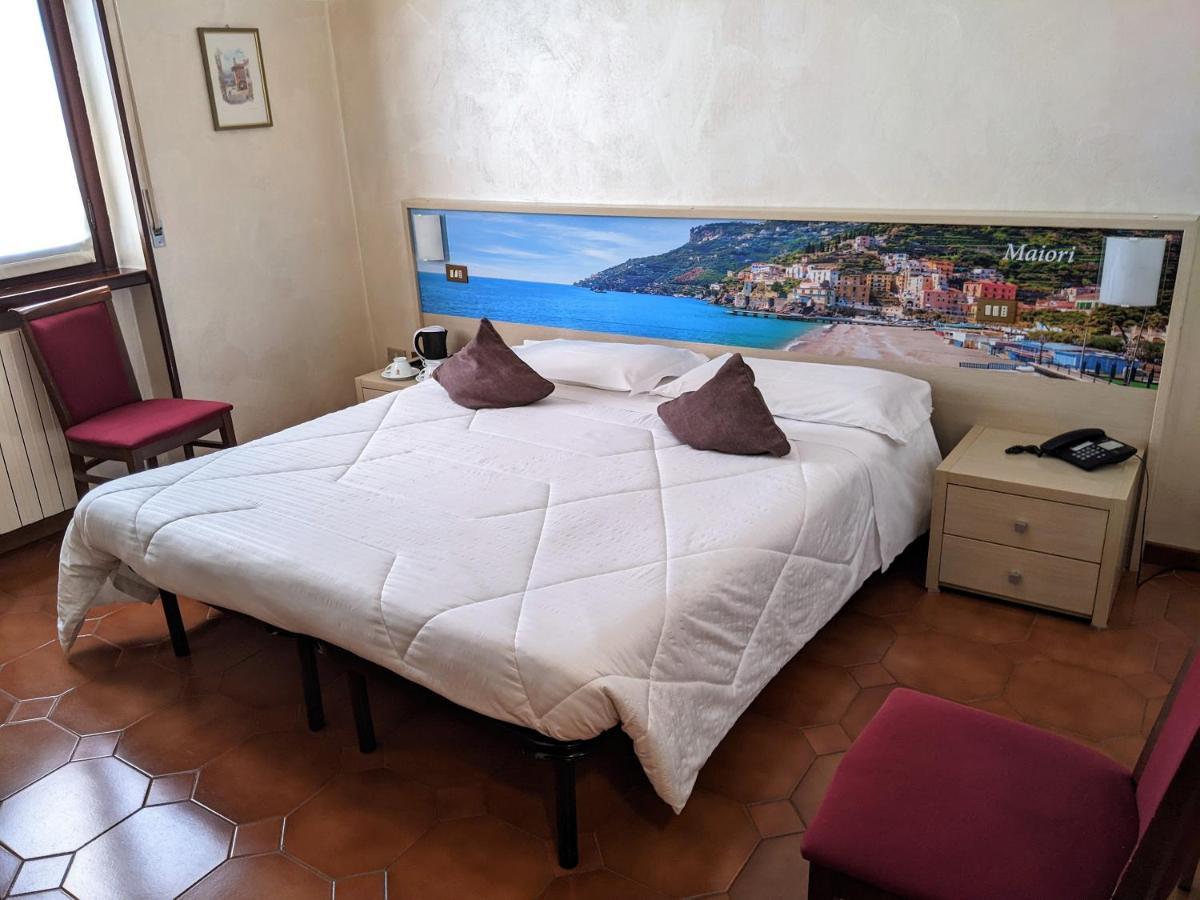 Hotel Montecarlo カステッランツァ エクステリア 写真